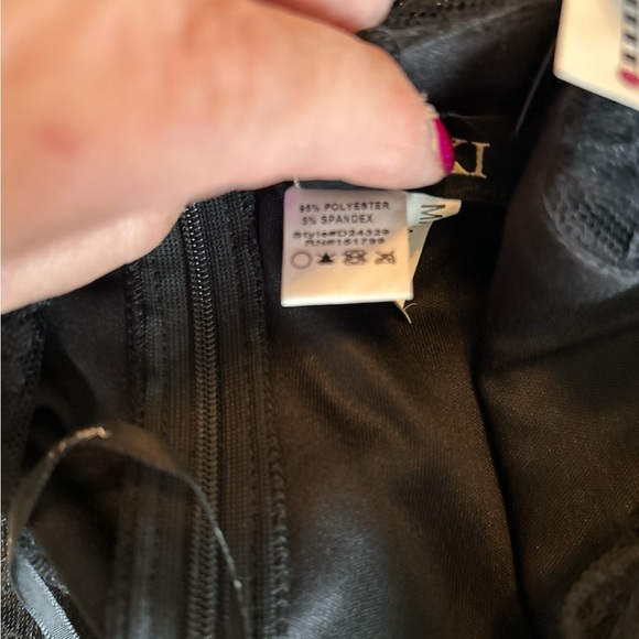 Nikibiki Women’s Lace Size Small Black 3/4 Sleeve Fully Lined Cocktail Dress NWT - Picture 7 of 11